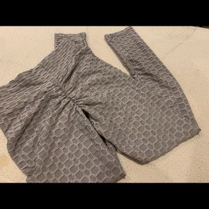 BUTT LIFTING LEGGINGS